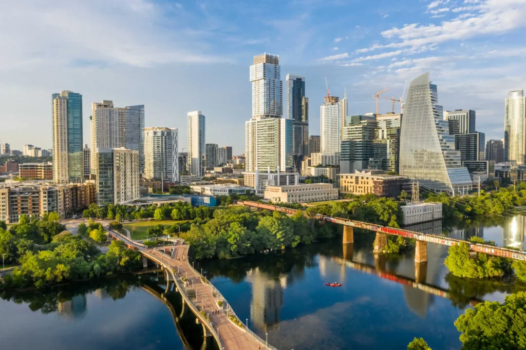 Fifteen 15 Lamar Austin apartments Skyline view 1