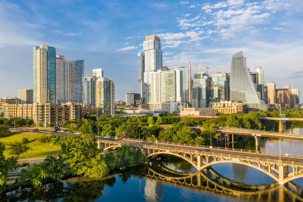 south austin apartments the Fifteen 15 Lamar Austin Skyline 2