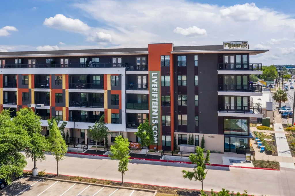 Fifteen 15 Lamar Exterior CMF Photo 0123