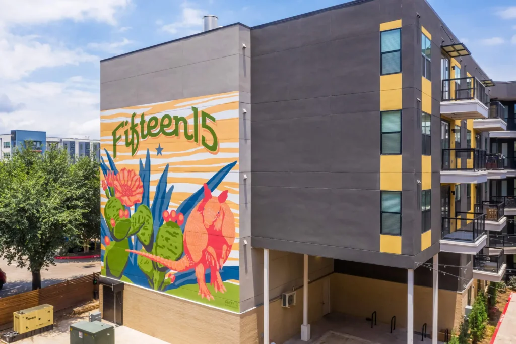 Fifteen 15 Lamar Exterior4