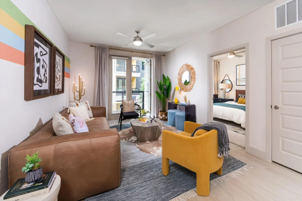 Fifteen 15 Lamar Livingroom