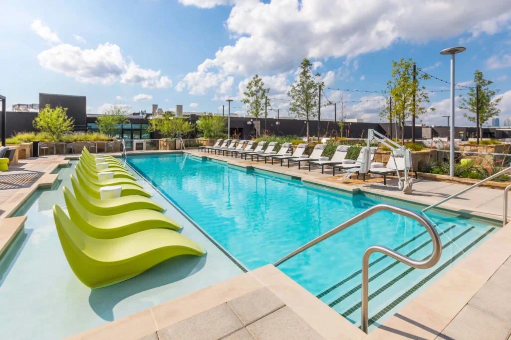apartments south austin the Fifteen 15 Lamar Pool