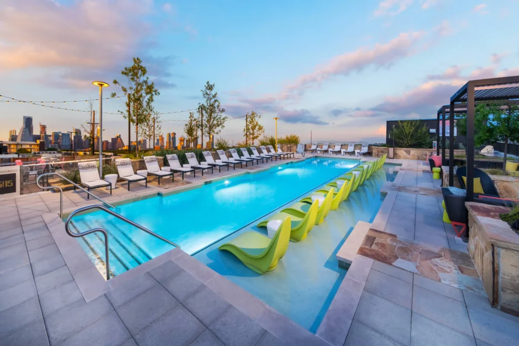 Fifteen 15 Lamar Pool A