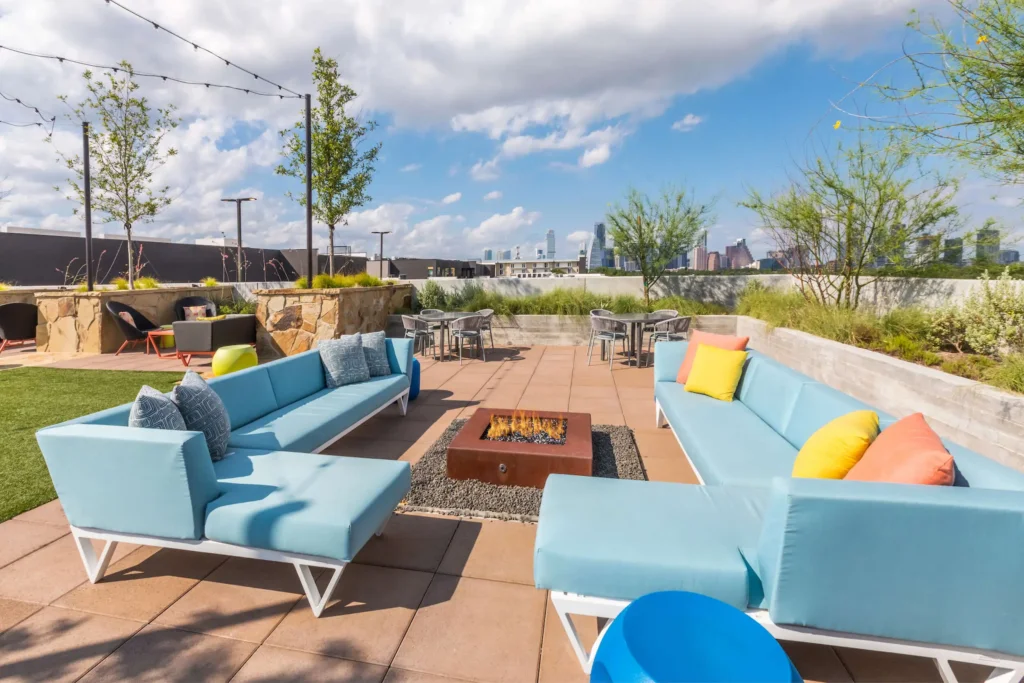 pet-friendly apartments in austin Fifteen 15 Lamar Pool Deck Amenity1